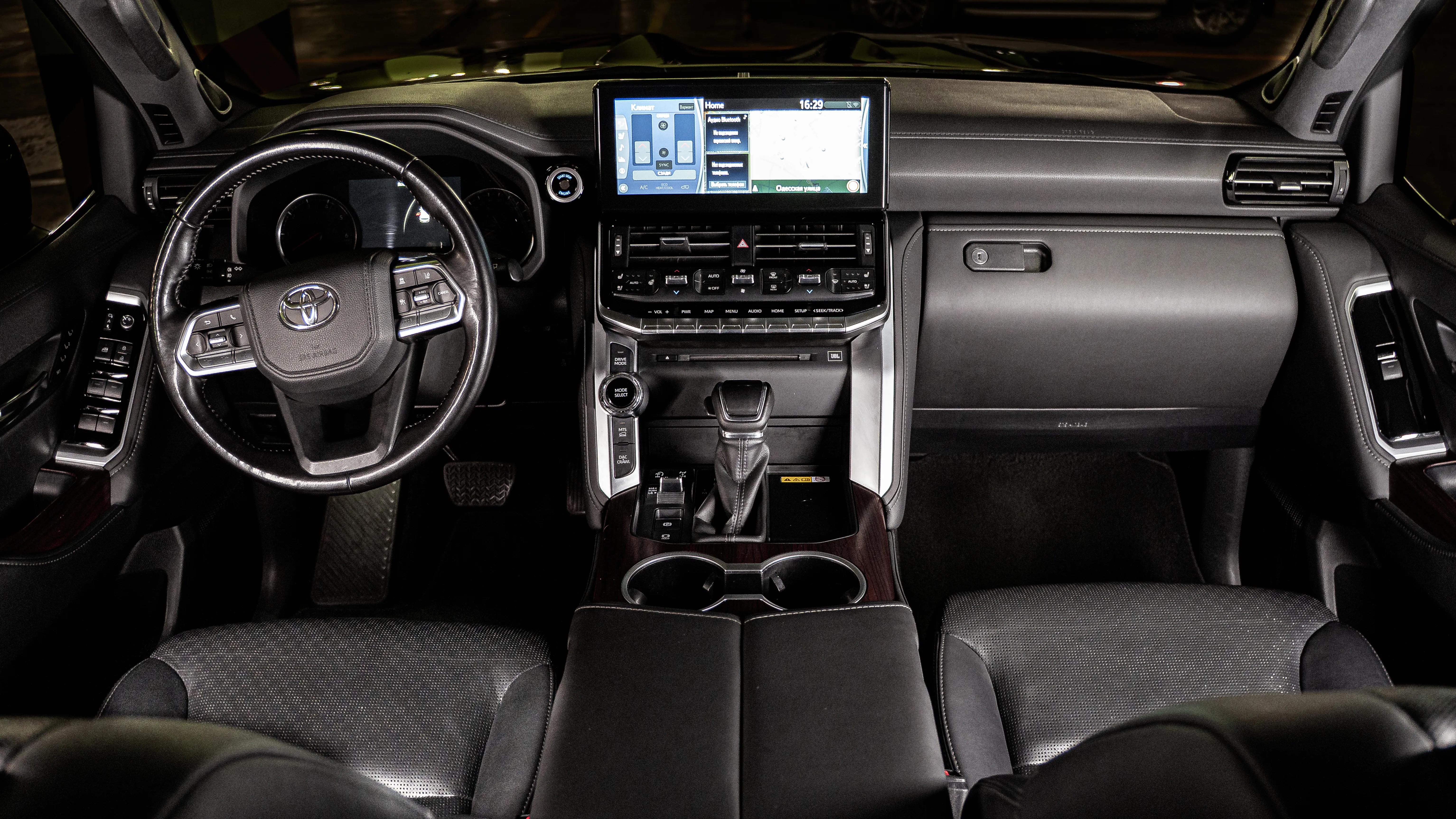Toyota Land Cruiser 300_2