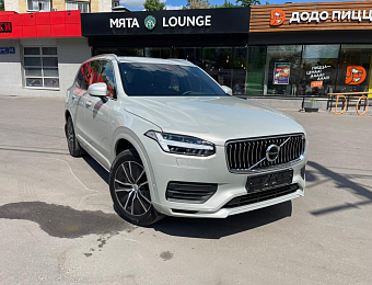 Volvo XC 90_0