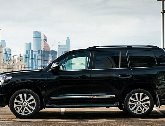 Toyota Land Cruiser 200 Executive Black_3