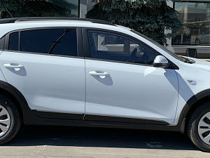 KIA Rio X-Line_0