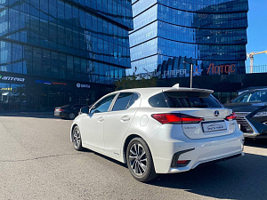 Lexus CT200H_2