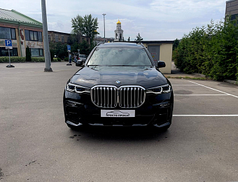BMW X7 M sport_0