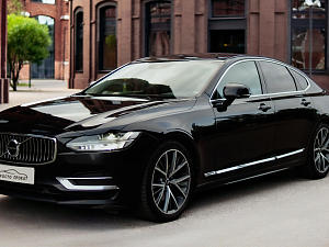 Volvo S90_0