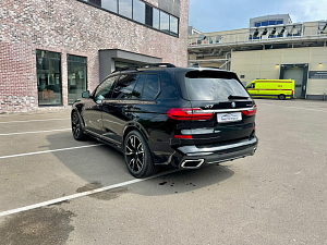 BMW X7 M sport_1