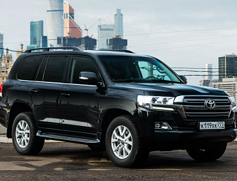 Toyota Land Cruiser 200, 2017, бензин_1