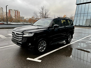 Toyota Land Cruiser 300_0