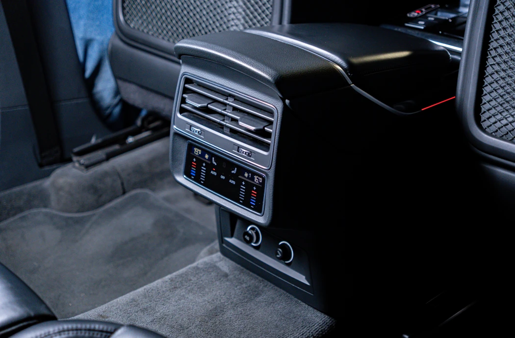 Аренда Audi Q8 в Москве - прокат без залога