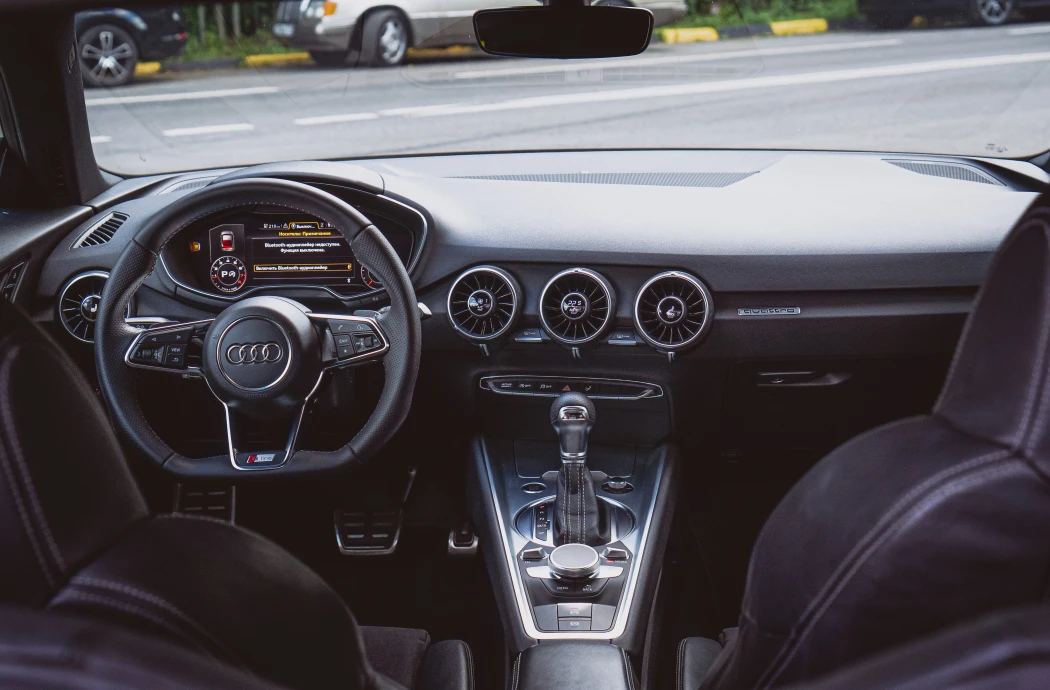 Аренда Audi TT 8S