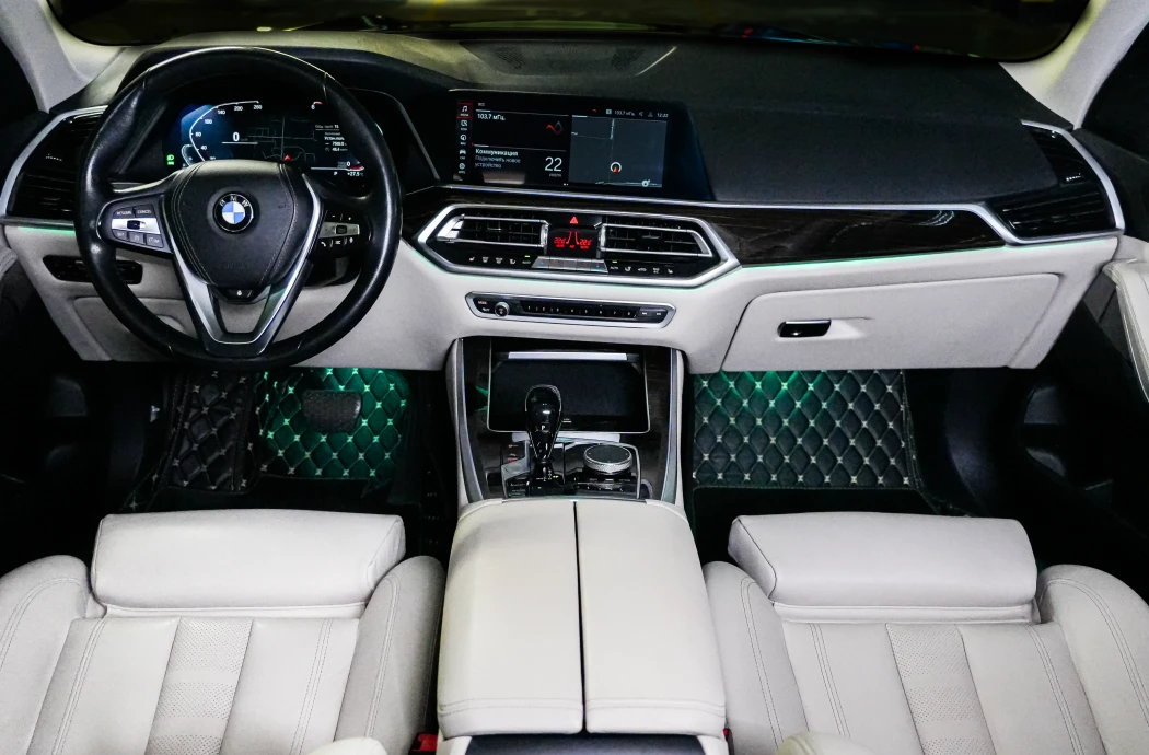 Аренда BMW X5 M-sport Green 