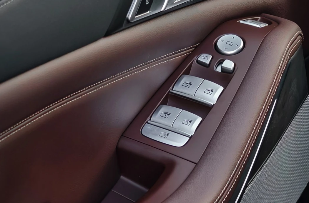 Аренда BMW X5  X-DRIVE 30LI