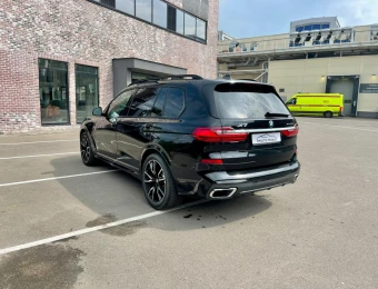 BMW X7 M sport_1