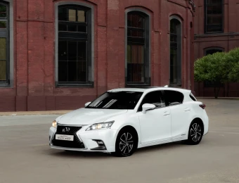 Lexus CT200H_0