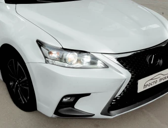 Lexus CT200H_2