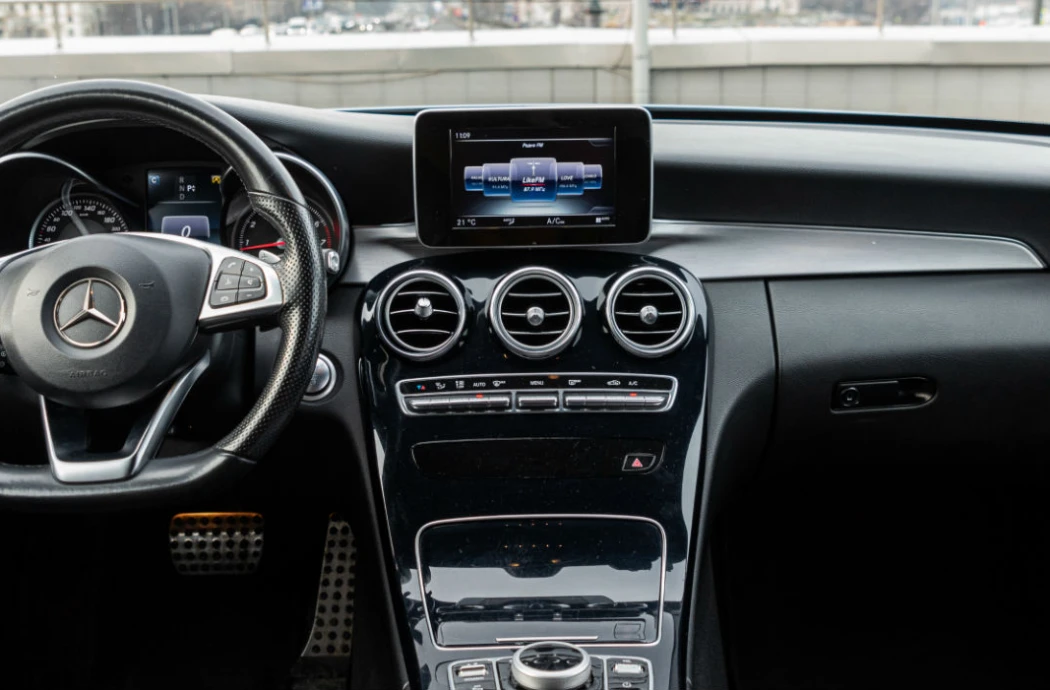 Аренда Mercedes Benz С180 AMG в Москве