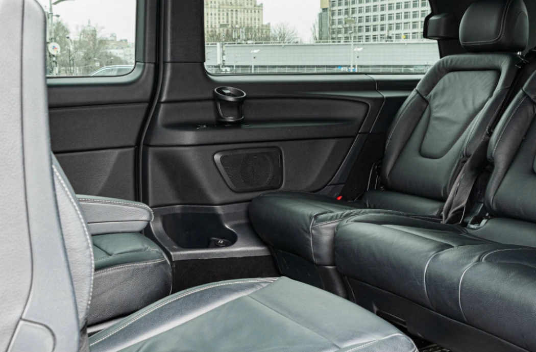 Аренда Mercedes-Benz V220D 4matic AMG