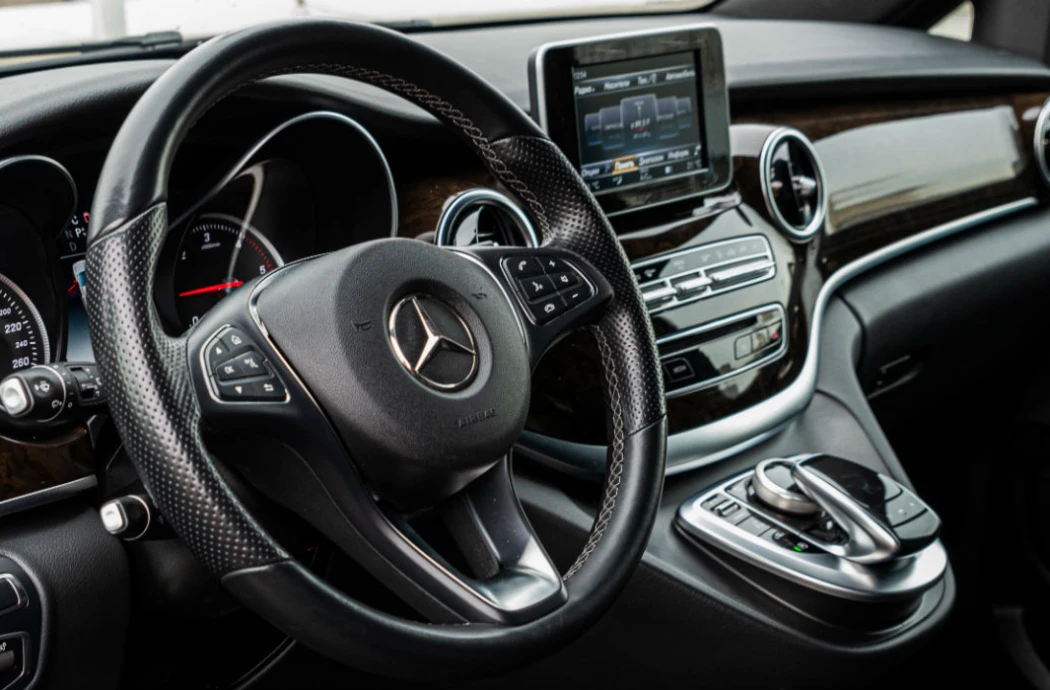 Аренда Mercedes-Benz V220D 4matic AMG