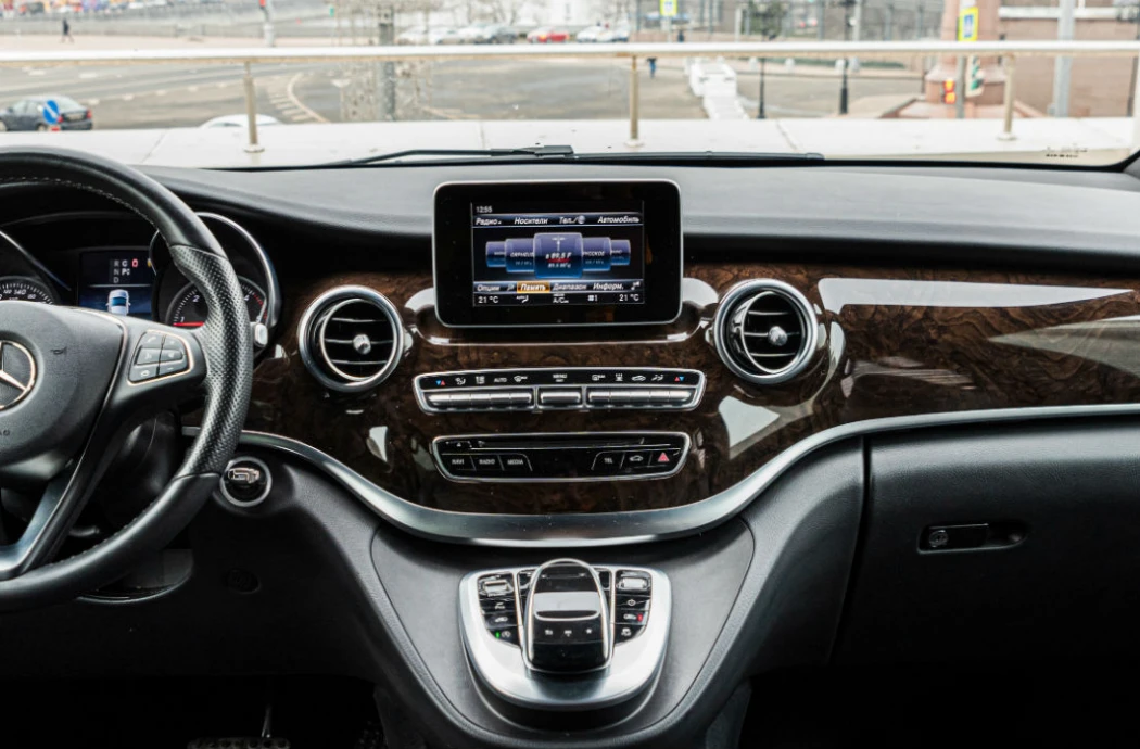 Аренда Mercedes-Benz V220D 4matic AMG