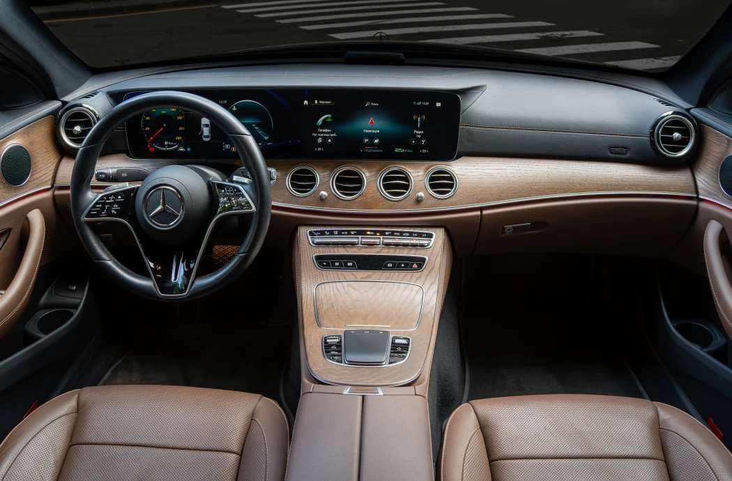 Аренда Mercedes Benz Е220