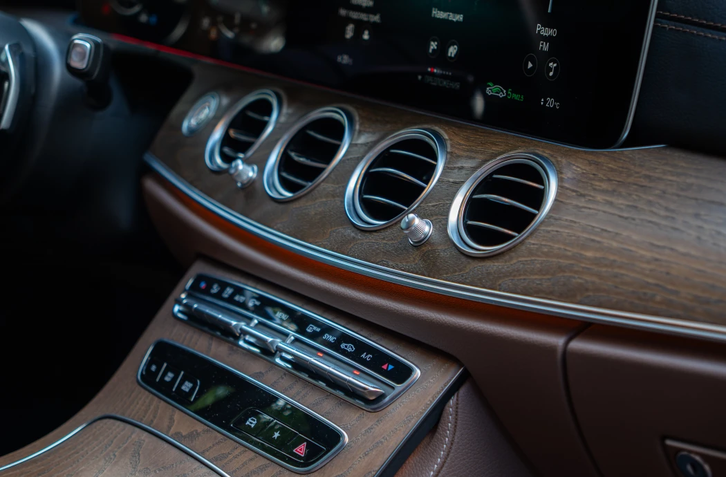 Аренда Mercedes Benz Е220