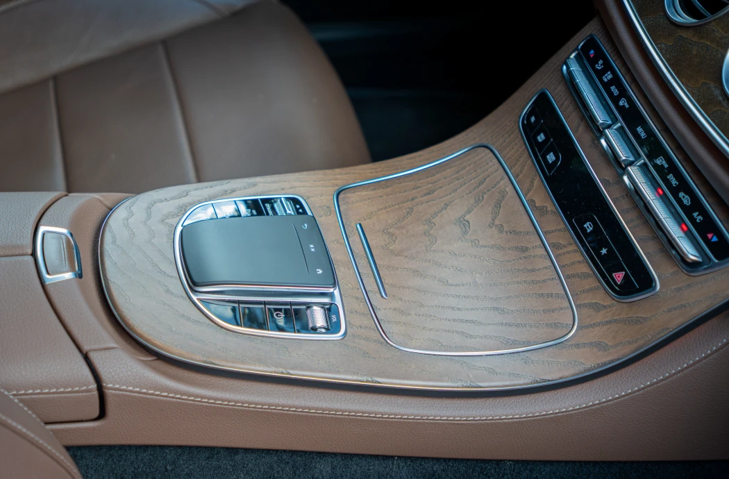 Аренда Mercedes Benz Е220