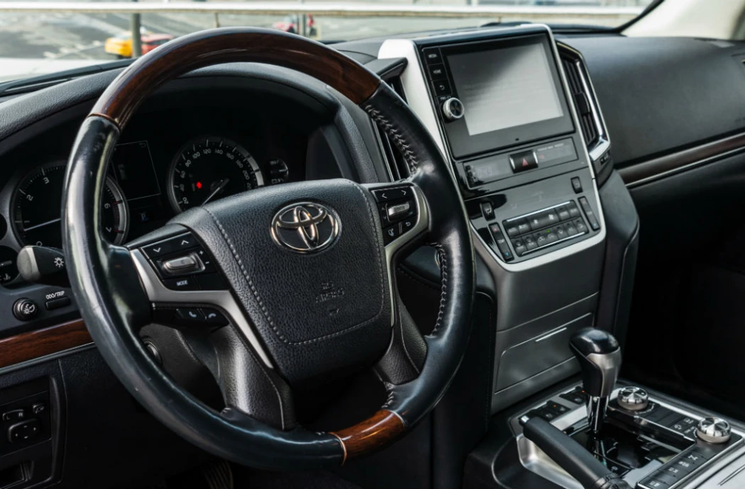 Аренда Тойота Лэнд Крузер 200 2017 Рестайлинг