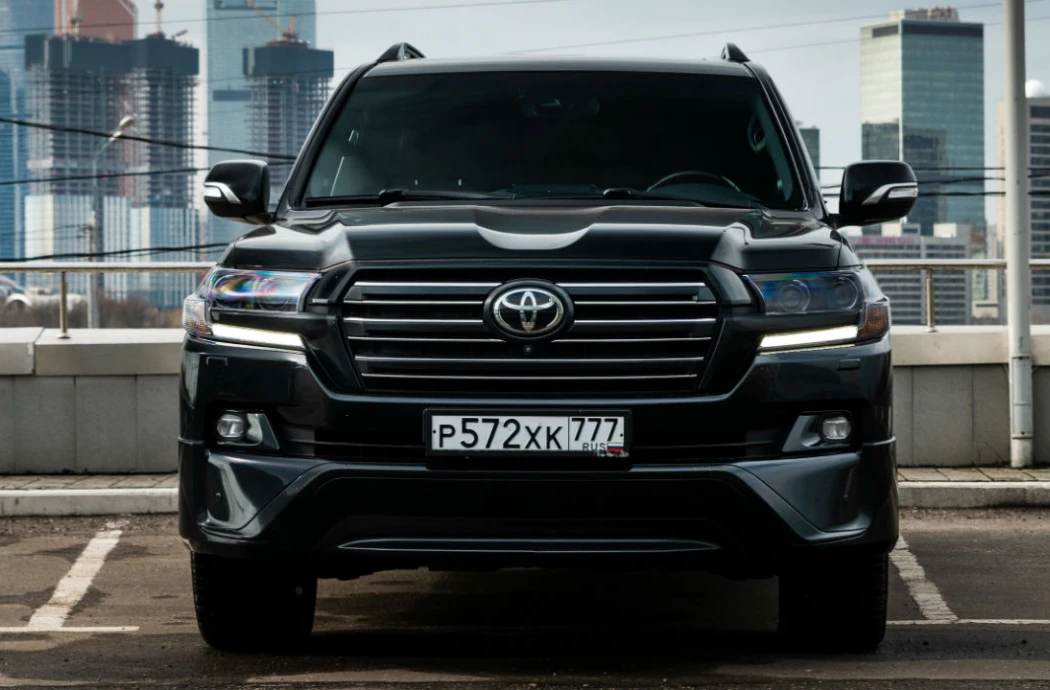 Аренда Toyota Land Cruiser 200 Executive Black
