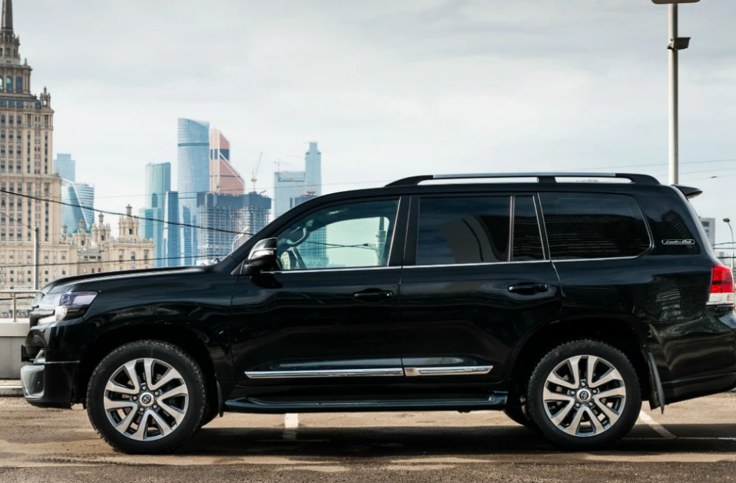 Аренда Toyota Land Cruiser 200 Executive Black
