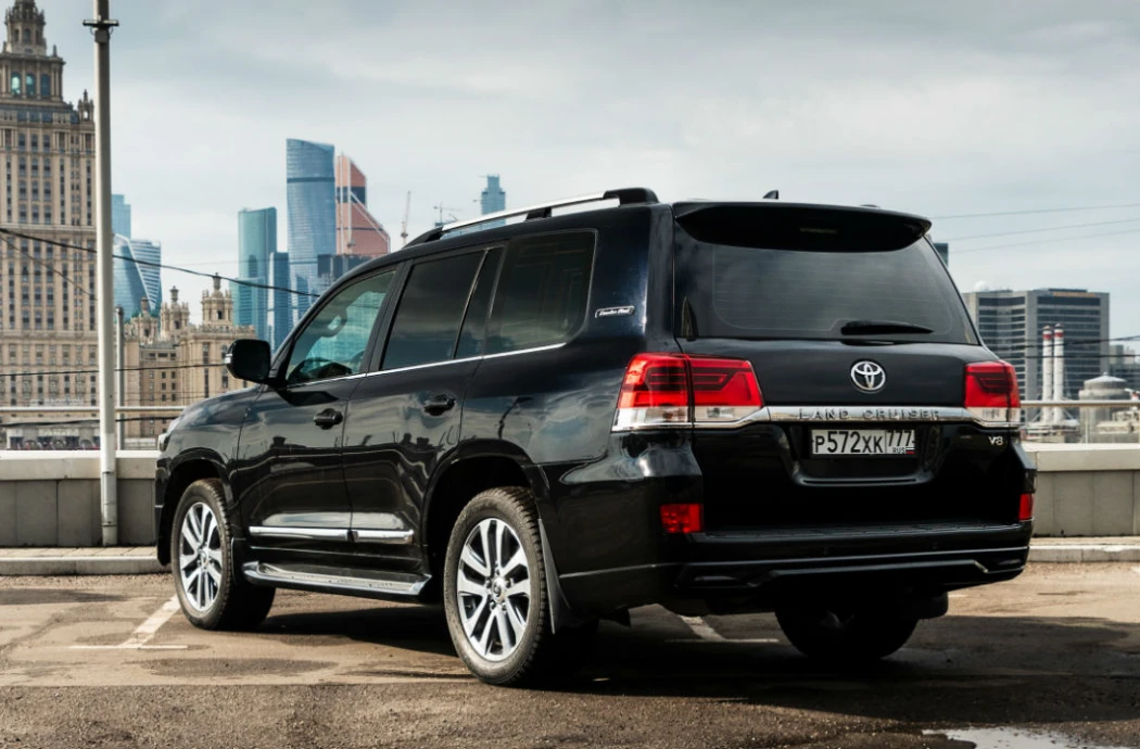 Аренда Toyota Land Cruiser 200 Executive Black