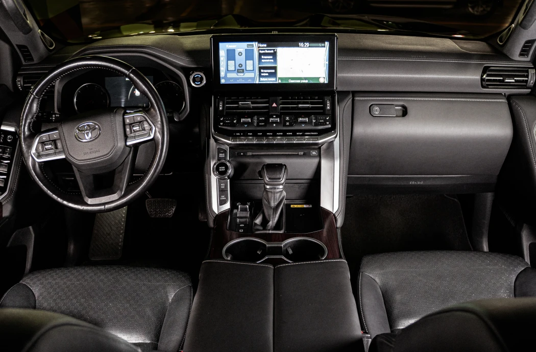 Аренда Toyota Land Cruiser 300