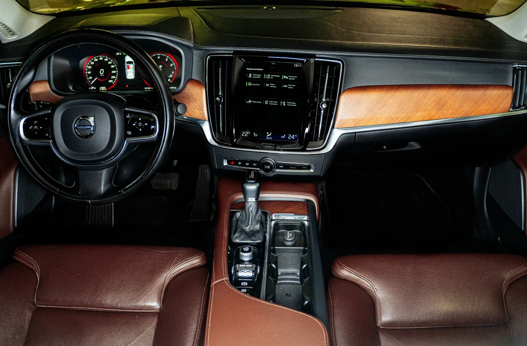 Аренда Volvo S90