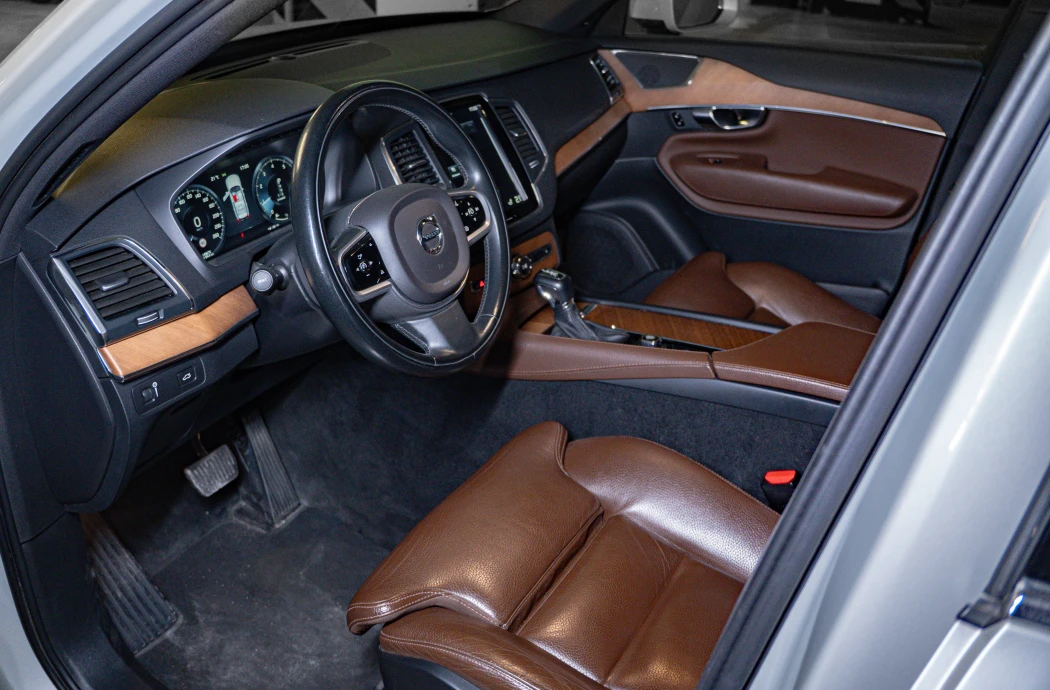 Аренда Volvo XC 90