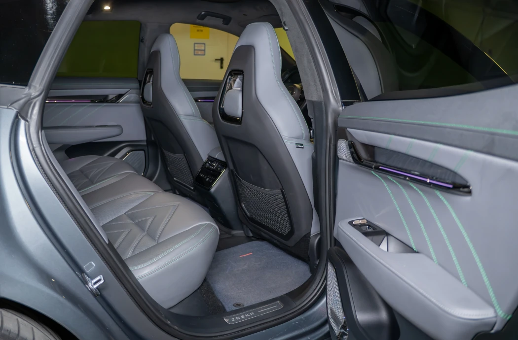 Аренда Zeekr 001 Grey 